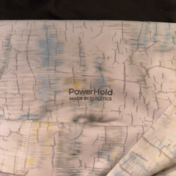 2 for 1 Fabletics Powerhold leggings - Picture 3 of 7